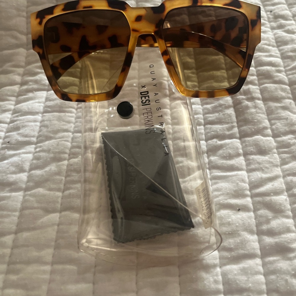 Tortoise Shell Square Sunglasses